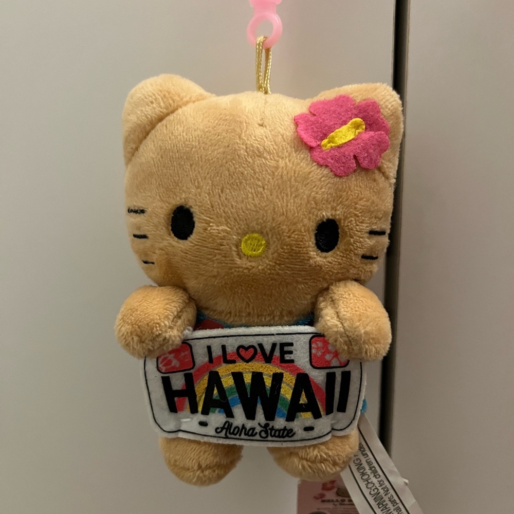 NEW Hello Kitty plush Hawaii keychain